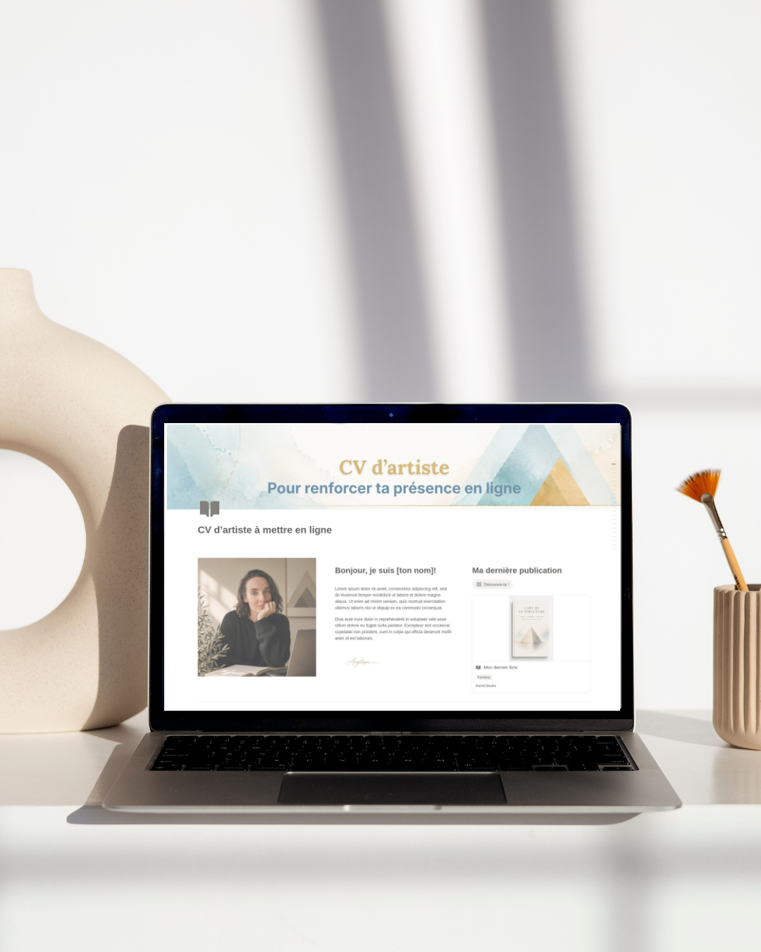 CV d'artiste Angélique Olivia La Pyramide